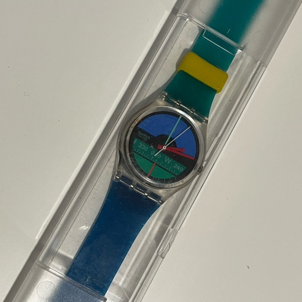 Swatch 1986 Nautilus (GK102) Blue, Green and Red Aircraft Compass Dial Watch - Picture 3 of 4